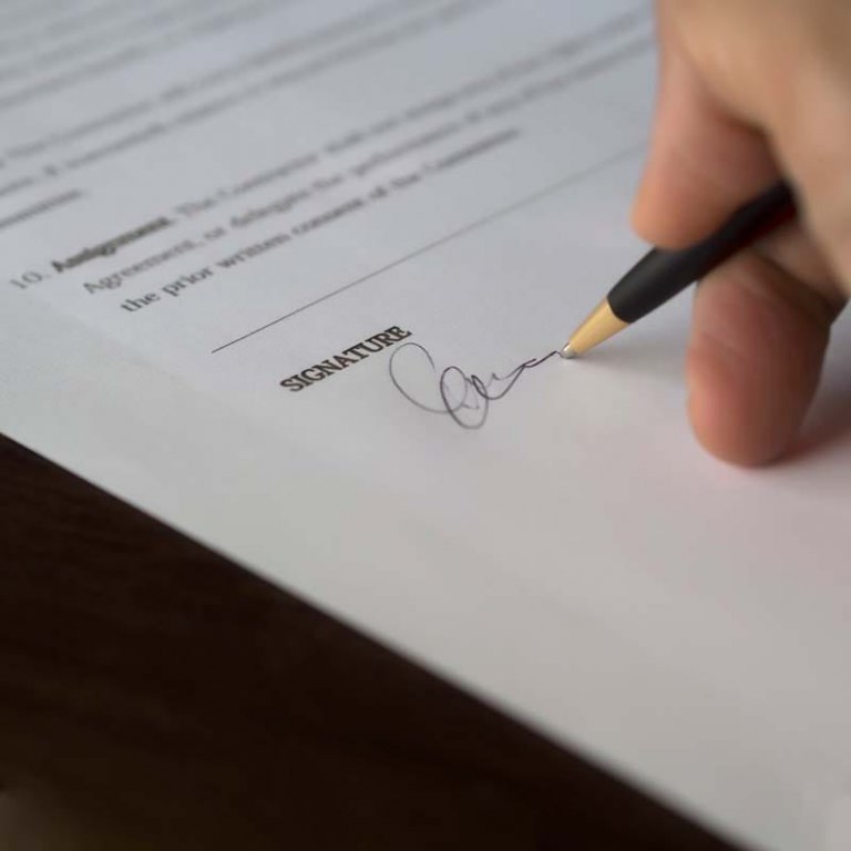 Litigios Empresariales y de las Personas